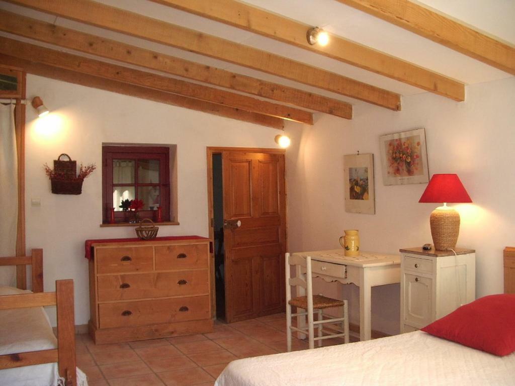 Chambres D'Hotes Saint Veredeme Pujaut Экстерьер фото